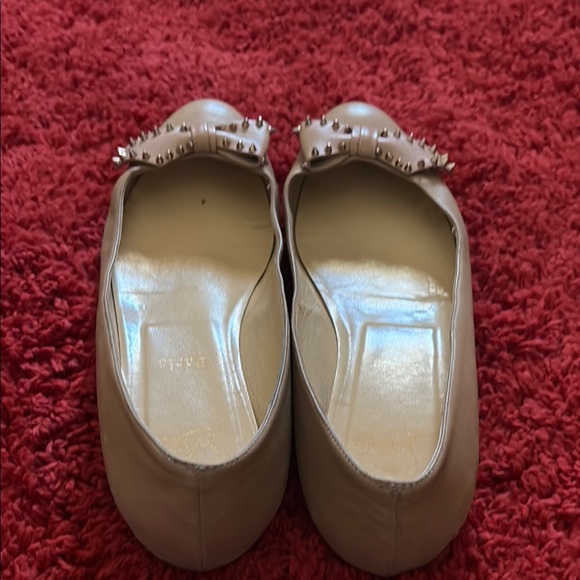 Christian Louboutin Cream Ballet Flats with Decorative Bow - Picture 4 of 5
